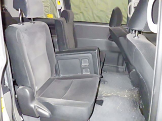 TOYOTA NOAH 2009