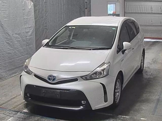 TOYOTA PRIUS ALPHA 2014