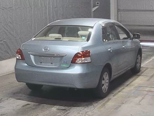 TOYOTA BELTA 2010