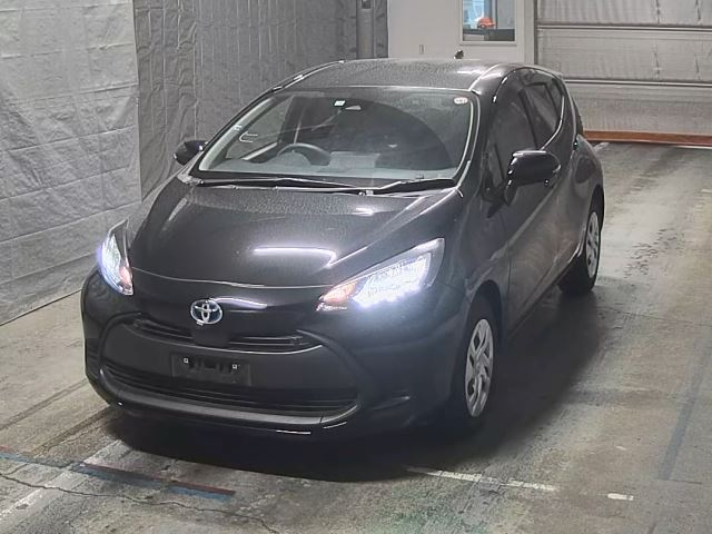 TOYOTA AQUA 2022