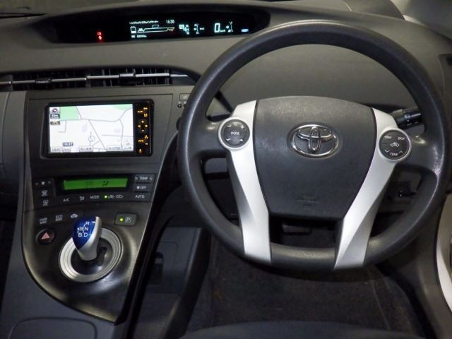 TOYOTA PRIUS 2010