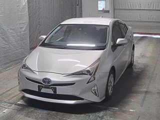 TOYOTA PRIUS 2016