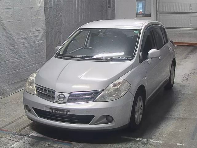 NISSAN TIIDA 2009