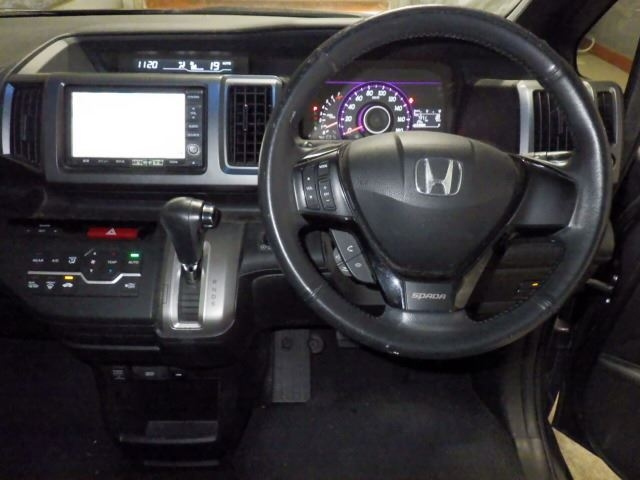 HONDA STEP WAGON 2012