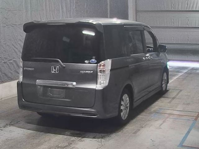 HONDA STEP WAGON 2012