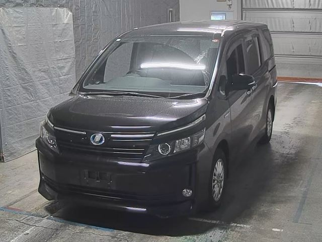 TOYOTA VOXY 2014