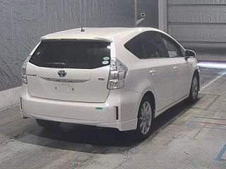 TOYOTA PRIUS ALPHA 2012