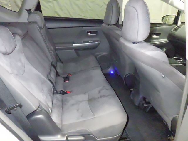 TOYOTA PRIUS ALPHA 2012