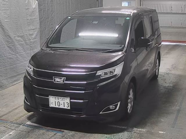 TOYOTA NOAH 2019