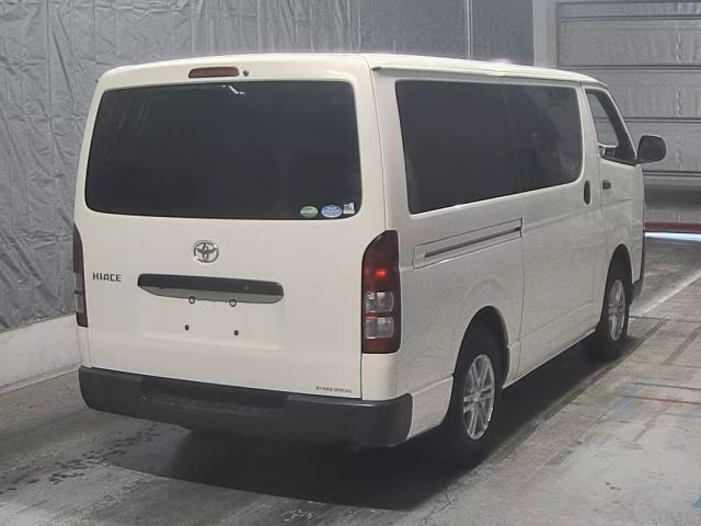 TOYOTA HIACE VAN 2017
