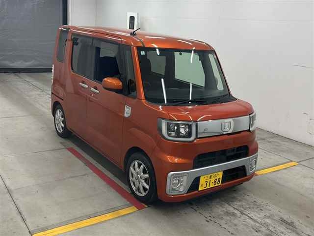 DAIHATSU WAKE 2016
