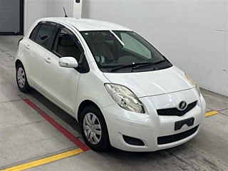 TOYOTA VITZ 2010