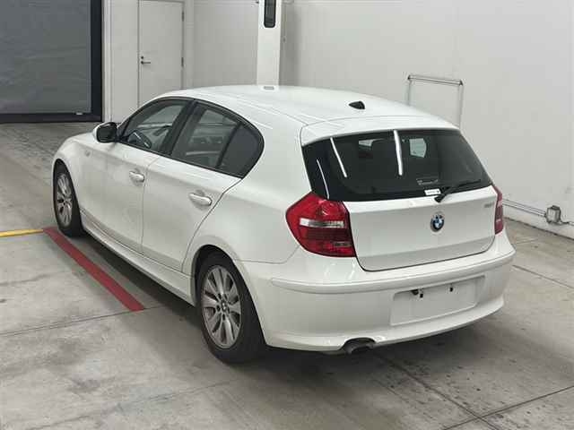 BMW 1 SERIES 2011