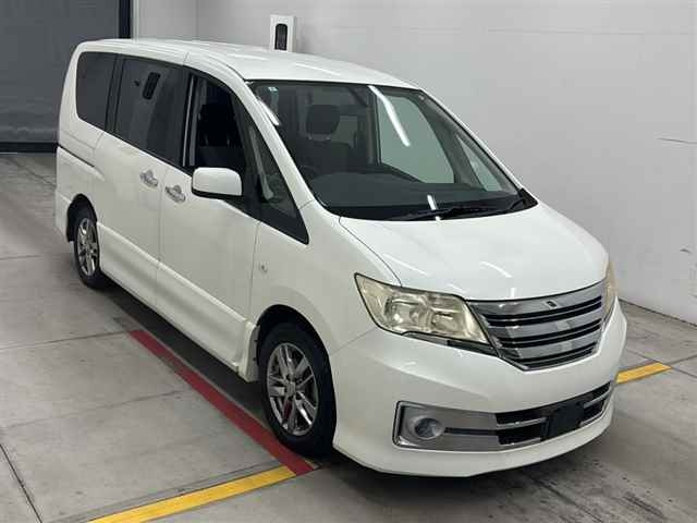 NISSAN SERENA 2011