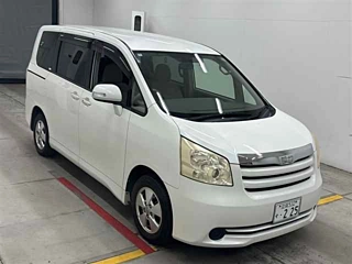 TOYOTA NOAH 2008