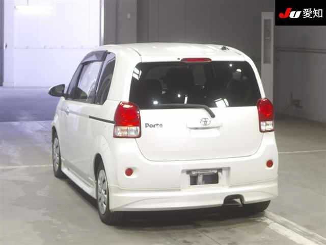 TOYOTA PORTE 2012