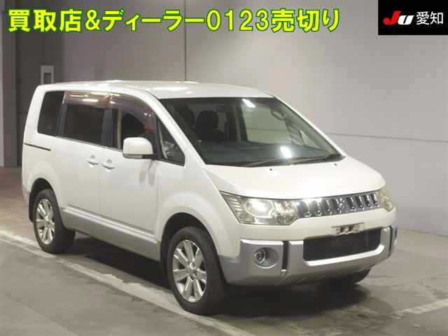 MITSUBISHI DELICA D5 2012