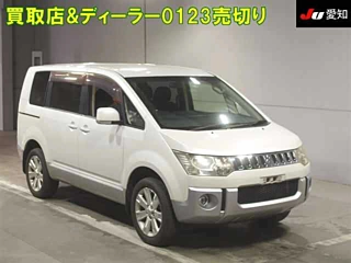 MITSUBISHI DELICA D5 2012