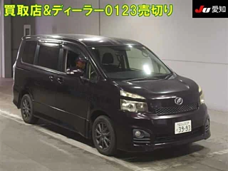 TOYOTA VOXY 2012