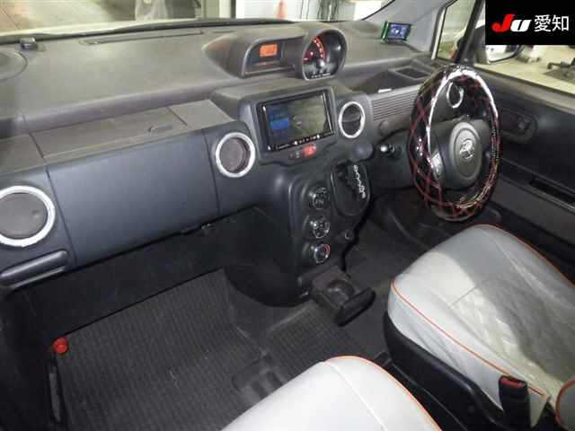 TOYOTA PORTE 2016