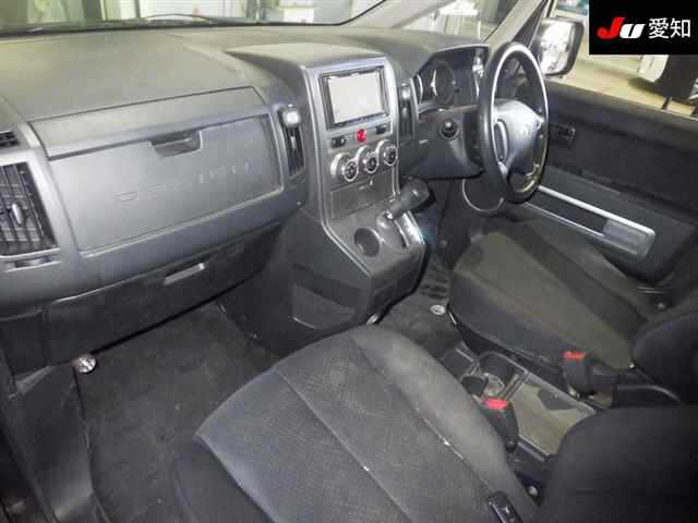 MITSUBISHI DELICA D5 2012