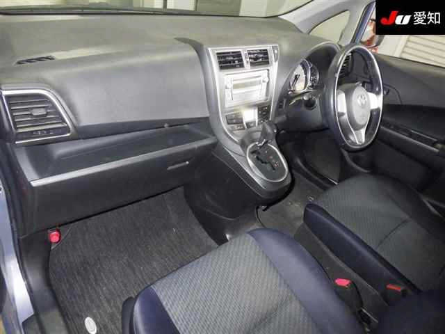 TOYOTA RACTIS 2011