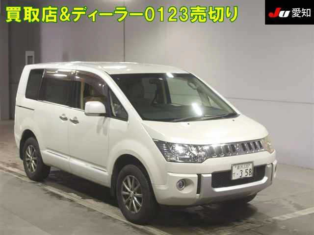 MITSUBISHI DELICA D5 2010