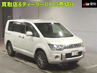 MITSUBISHI DELICA D5 2010