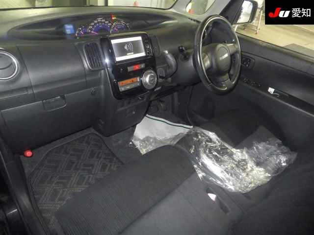 DAIHATSU TANTO 2011