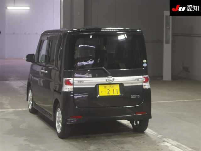DAIHATSU TANTO 2011