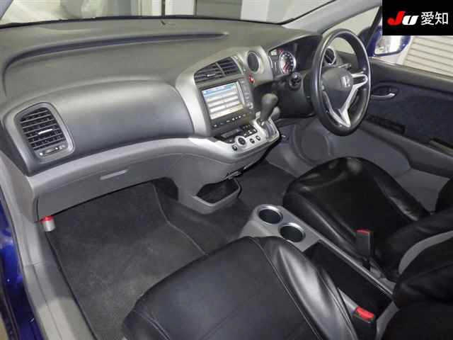 HONDA STREAM 2010