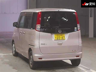 NISSAN ROOX 2010