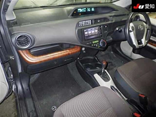 TOYOTA AQUA 2013