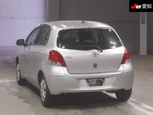 TOYOTA VITZ 2010