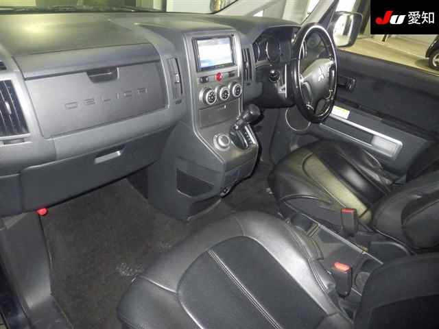 MITSUBISHI DELICA D5 2010