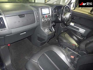 MITSUBISHI DELICA D5 2010
