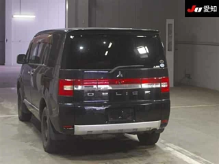 MITSUBISHI DELICA D5 2010