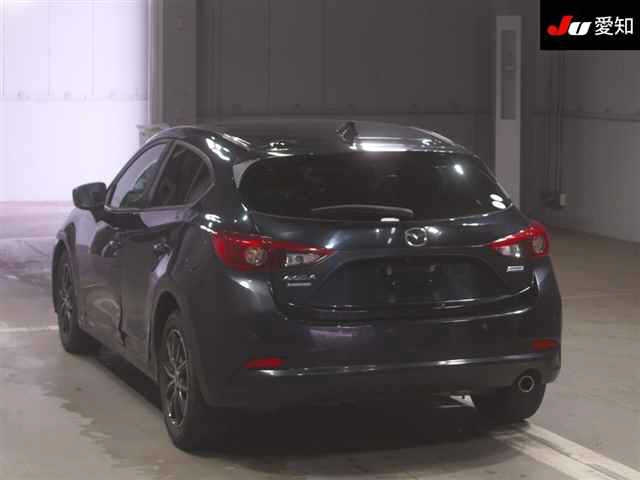 MAZDA AXELA 2017