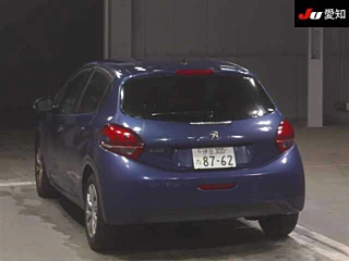 PEUGEOT 208 2015