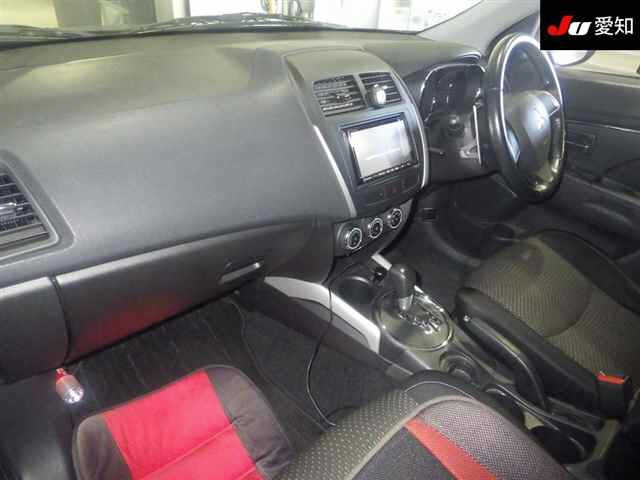 MITSUBISHI RVR 2013