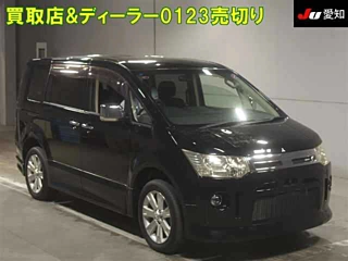 MITSUBISHI DELICA D5 2011