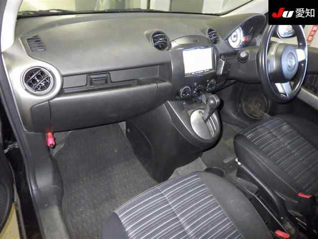 MAZDA DEMIO 2010