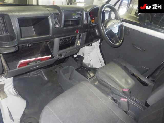 MITSUBISHI MINICAB TRUCK 2012