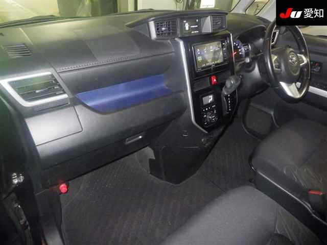 TOYOTA ROOMY 2017