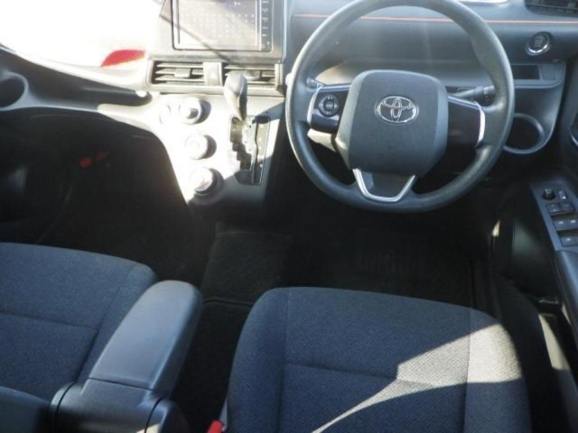 TOYOTA SIENTA 2016
