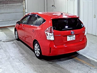TOYOTA PRIUS ALPHA 2015