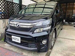 TOYOTA VELLFIRE 2013