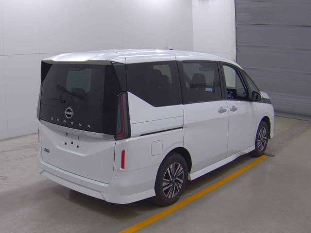 NISSAN SERENA 2023