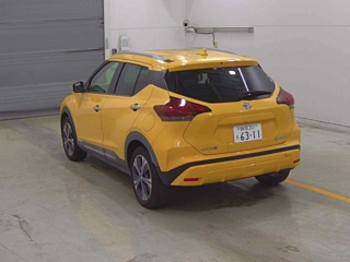 NISSAN KIX 2021