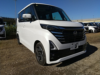 NISSAN ROOX 2023